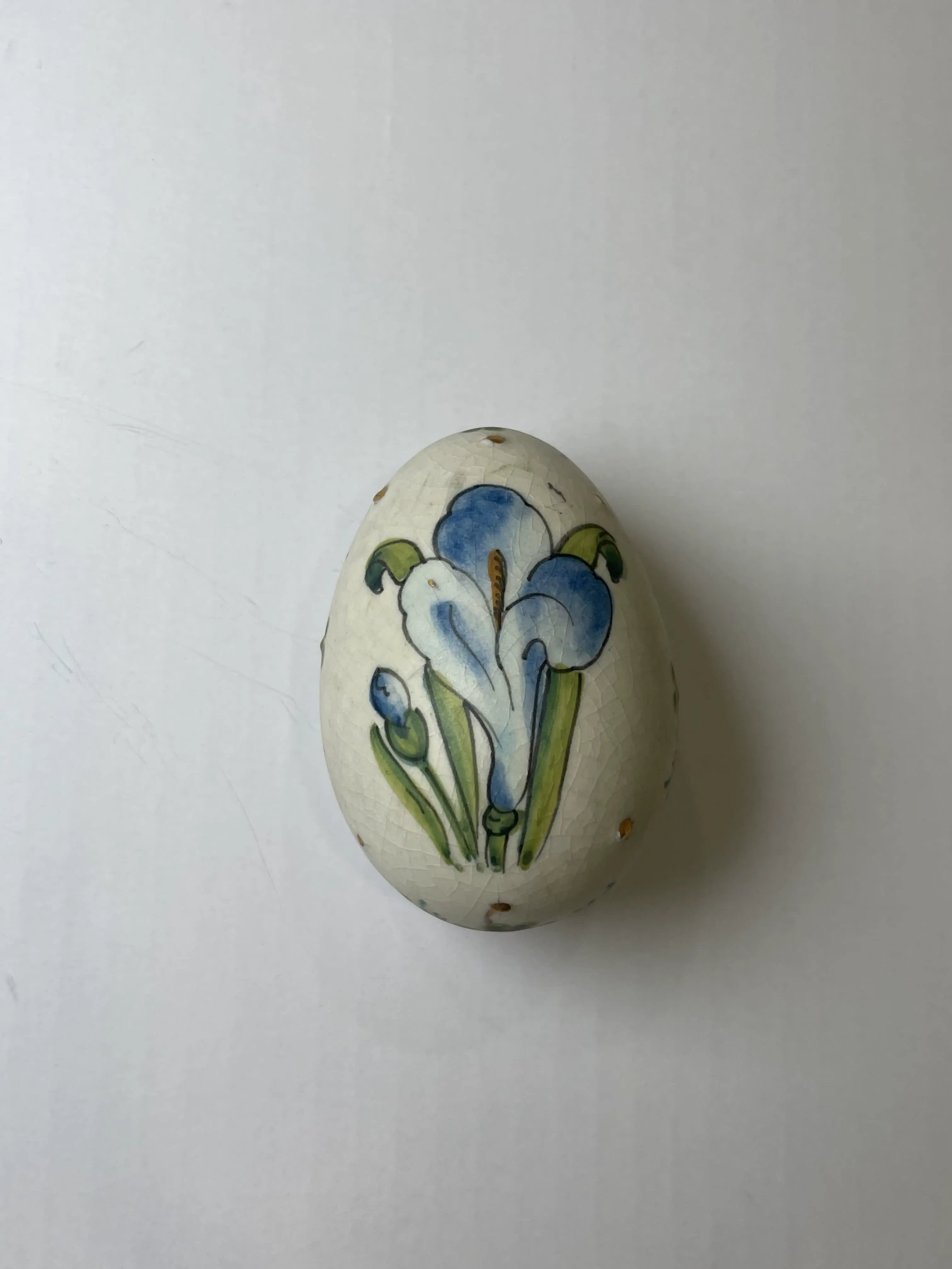 White Easter Egg by Veneto Flair 1975