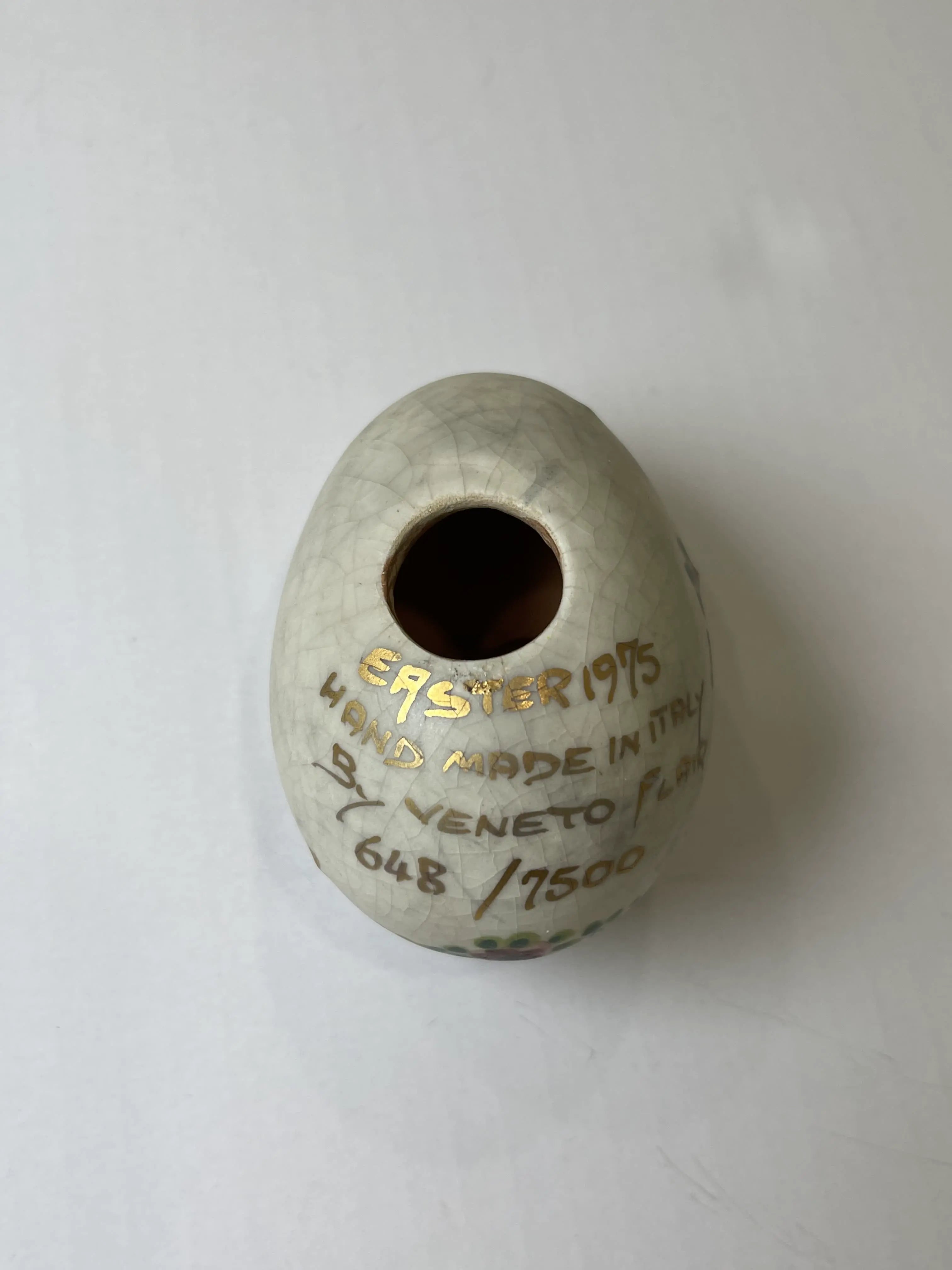 White Easter Egg by Veneto Flair 1975
