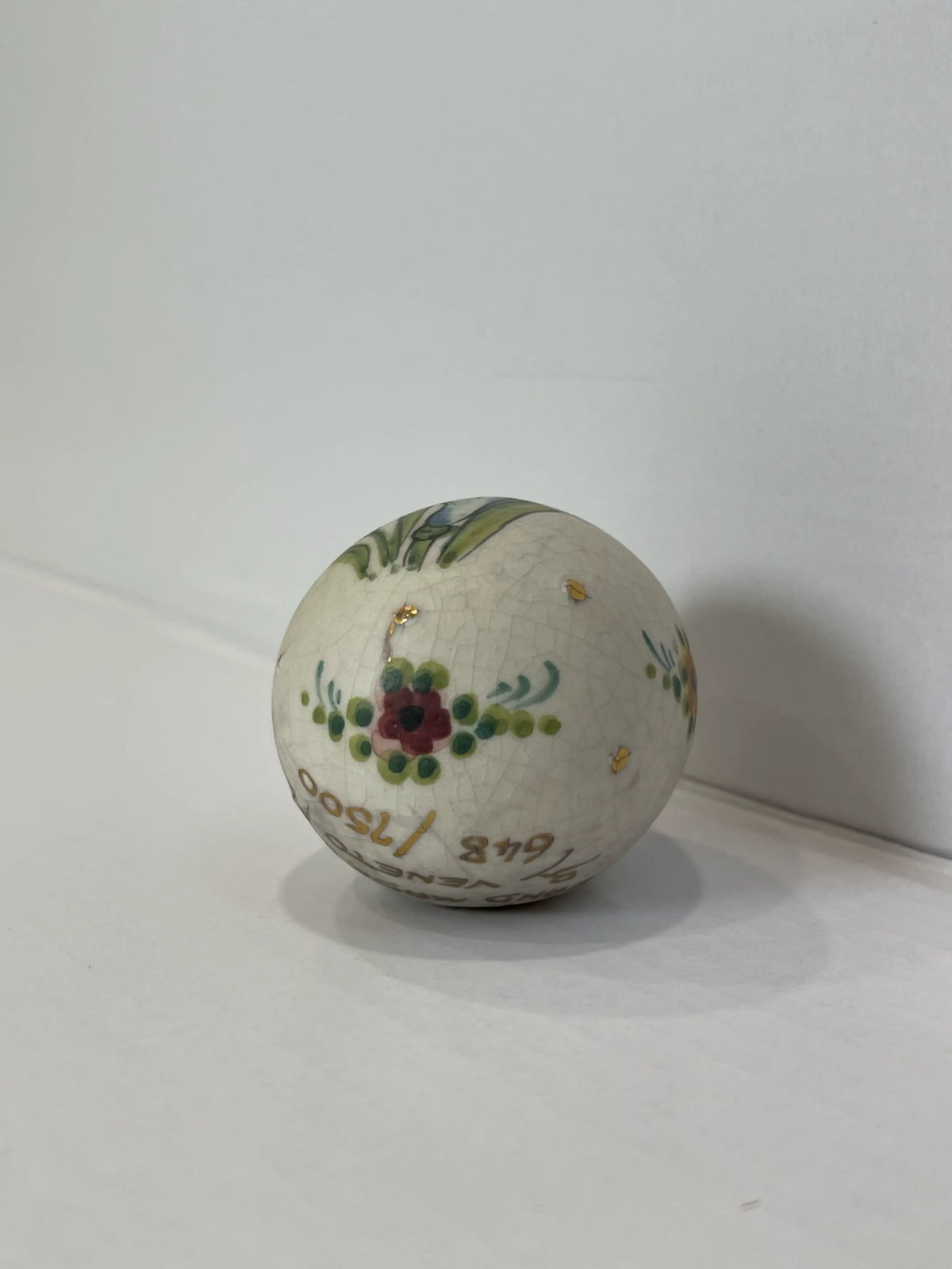 White Easter Egg by Veneto Flair 1975