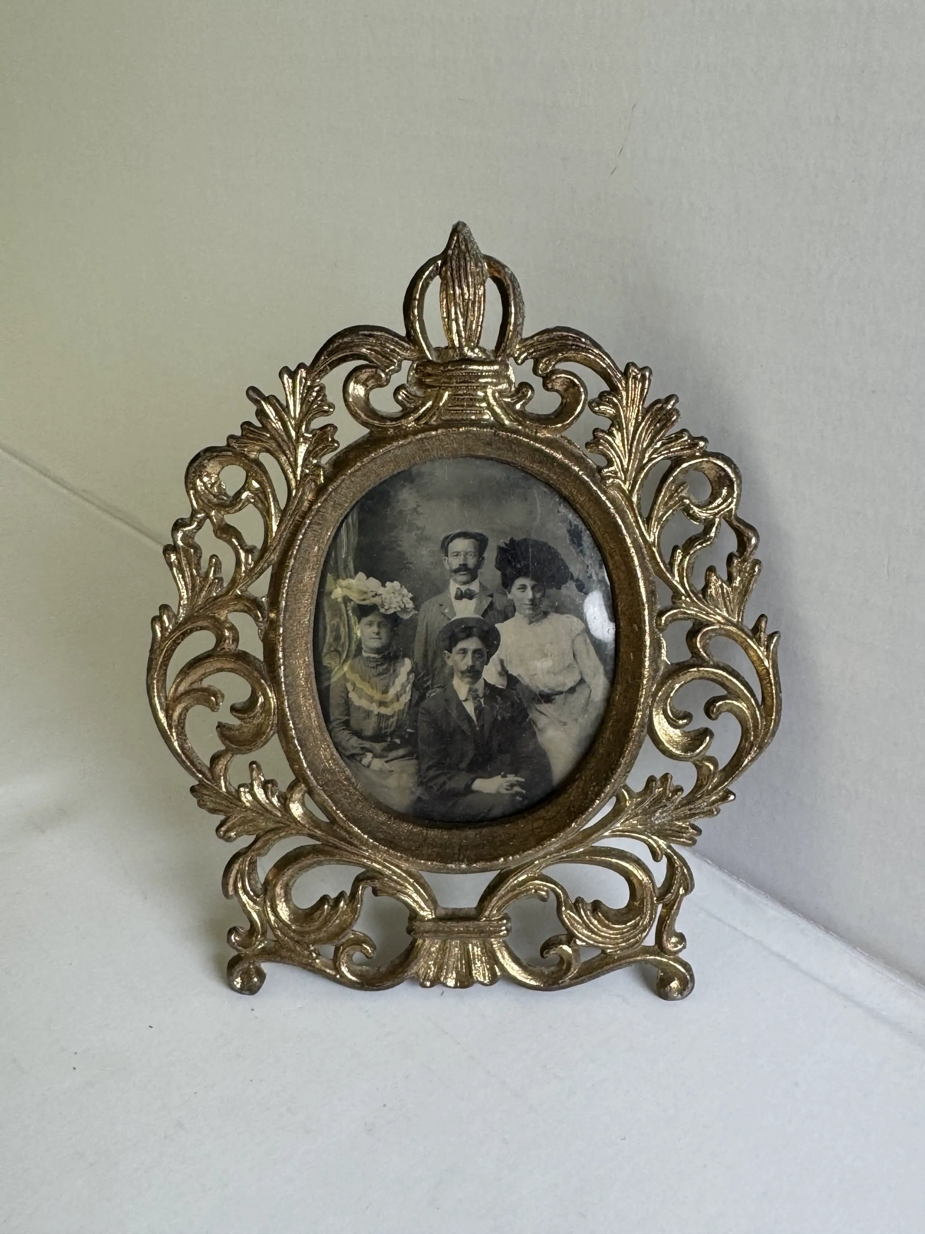 Brass Ornate Oval Picture Frame
